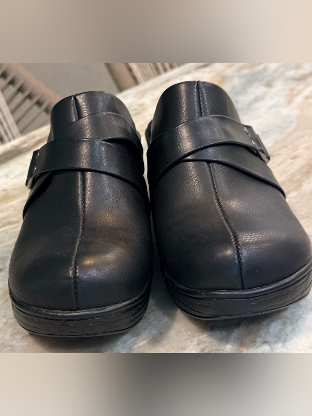 Women’s B.O.C. Black slip on clogs- Size 6 - Picture 3 of 6